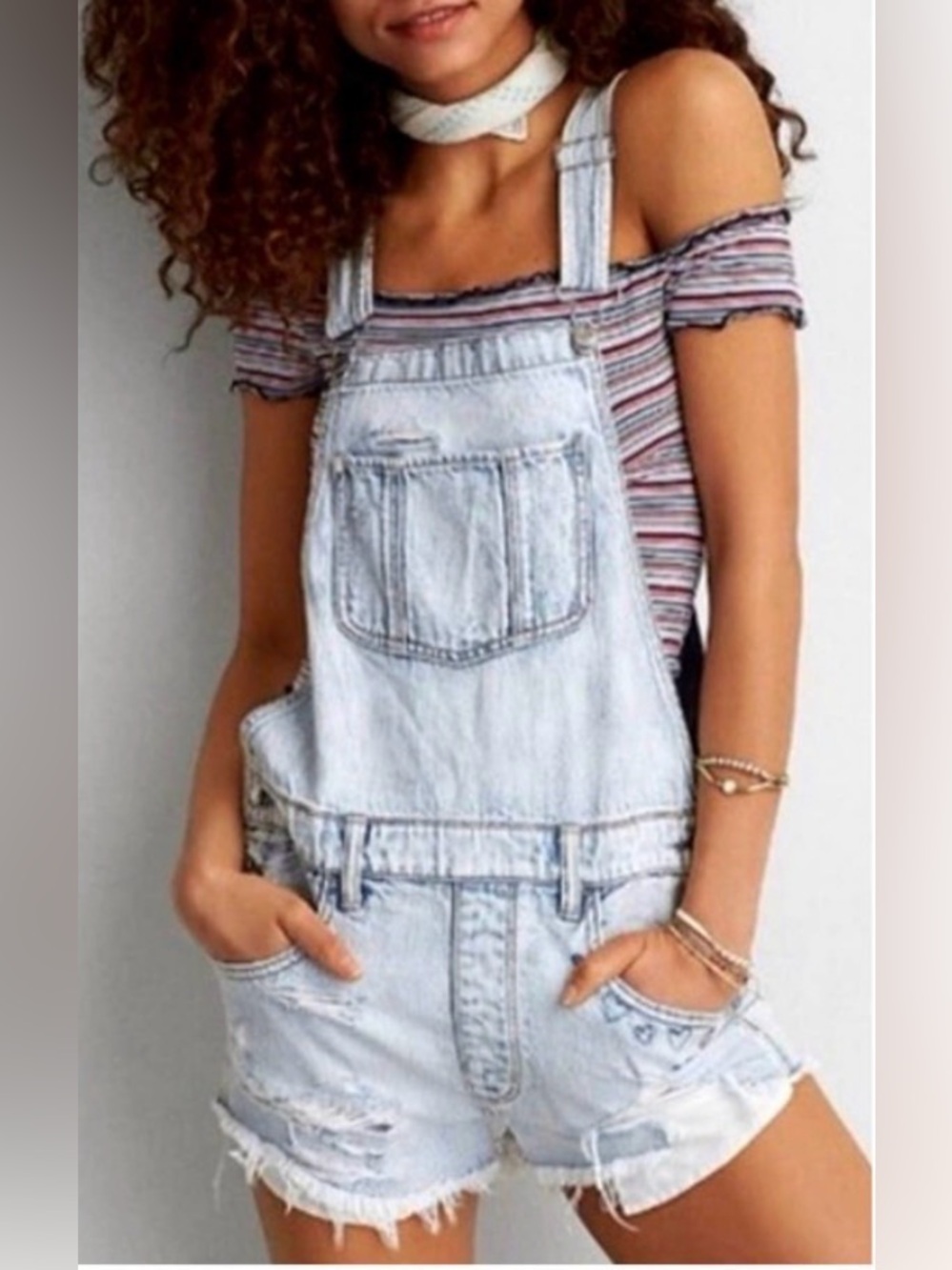 American Eagle Be Still My Heart Light Wash Distressed Shortalls Size Small